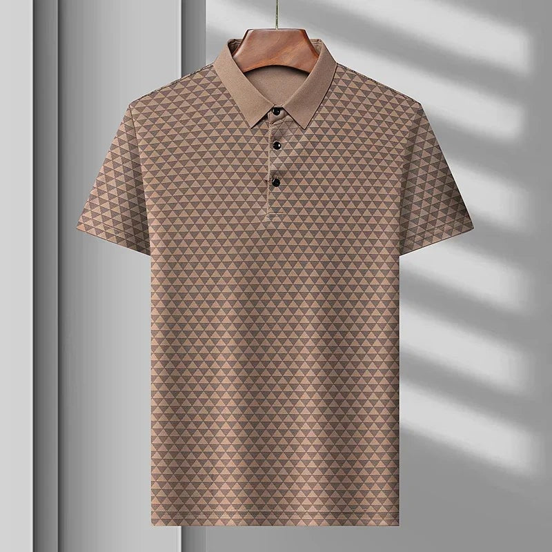 Men's polo shirt with a triangle pattern, plain collar and three buttons - camel