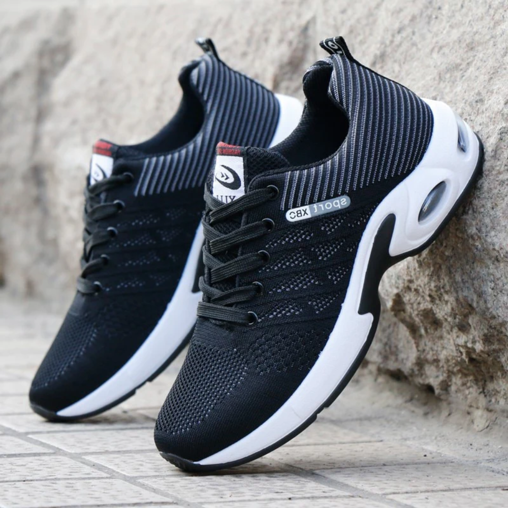 Men's ergonomic knit trainers with an air cushion heel