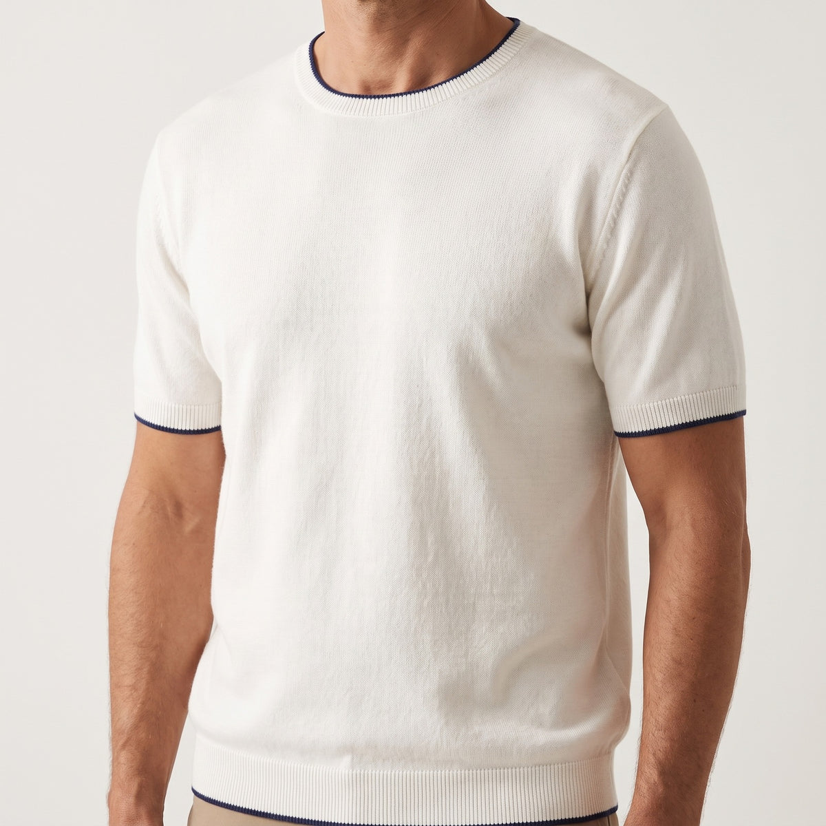 Men's fine knit T-shirt with a crew neck and narrow contrast tipping - off-white