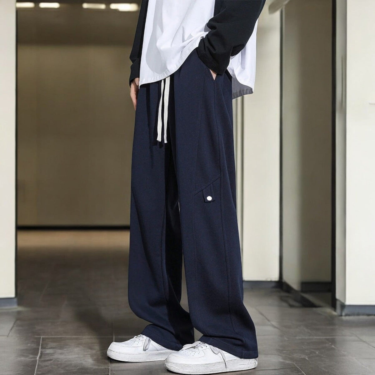 Men's fleece-lined joggers with a straight leg and a popper tab on the thigh - navy