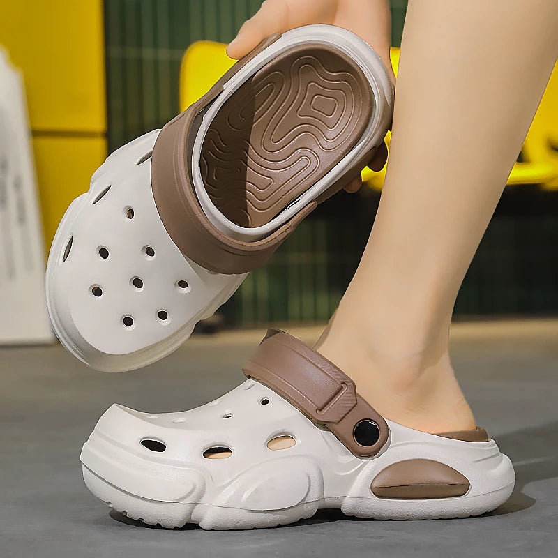 Men's garden clogs in EVA with vent holes, a pivoting heel strap and a wavy relief footbed - view 2