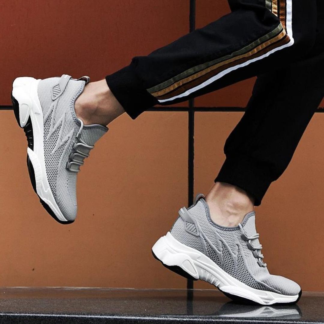 Men's height-increasing knit trainers with a hidden lift
