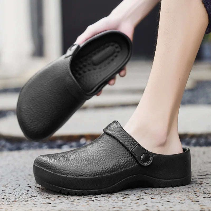 Kitchen shoes in EVA with closed toe, pivoting heel strap and non-slip sole - view 2