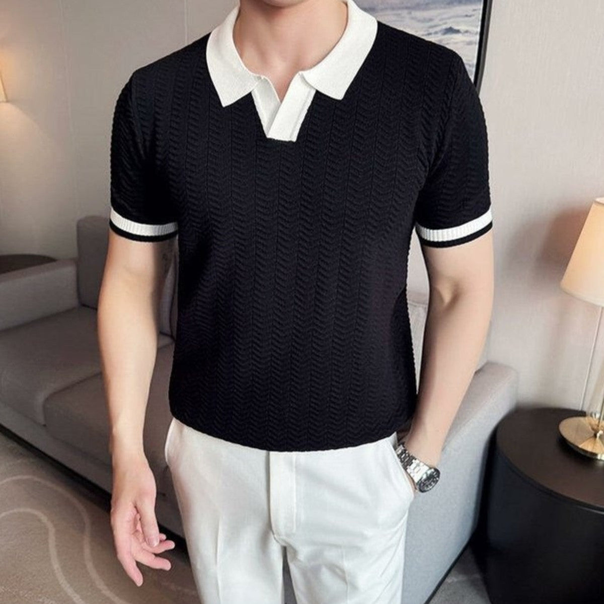 Men's knitted polo with a contrast open collar and zigzag texture