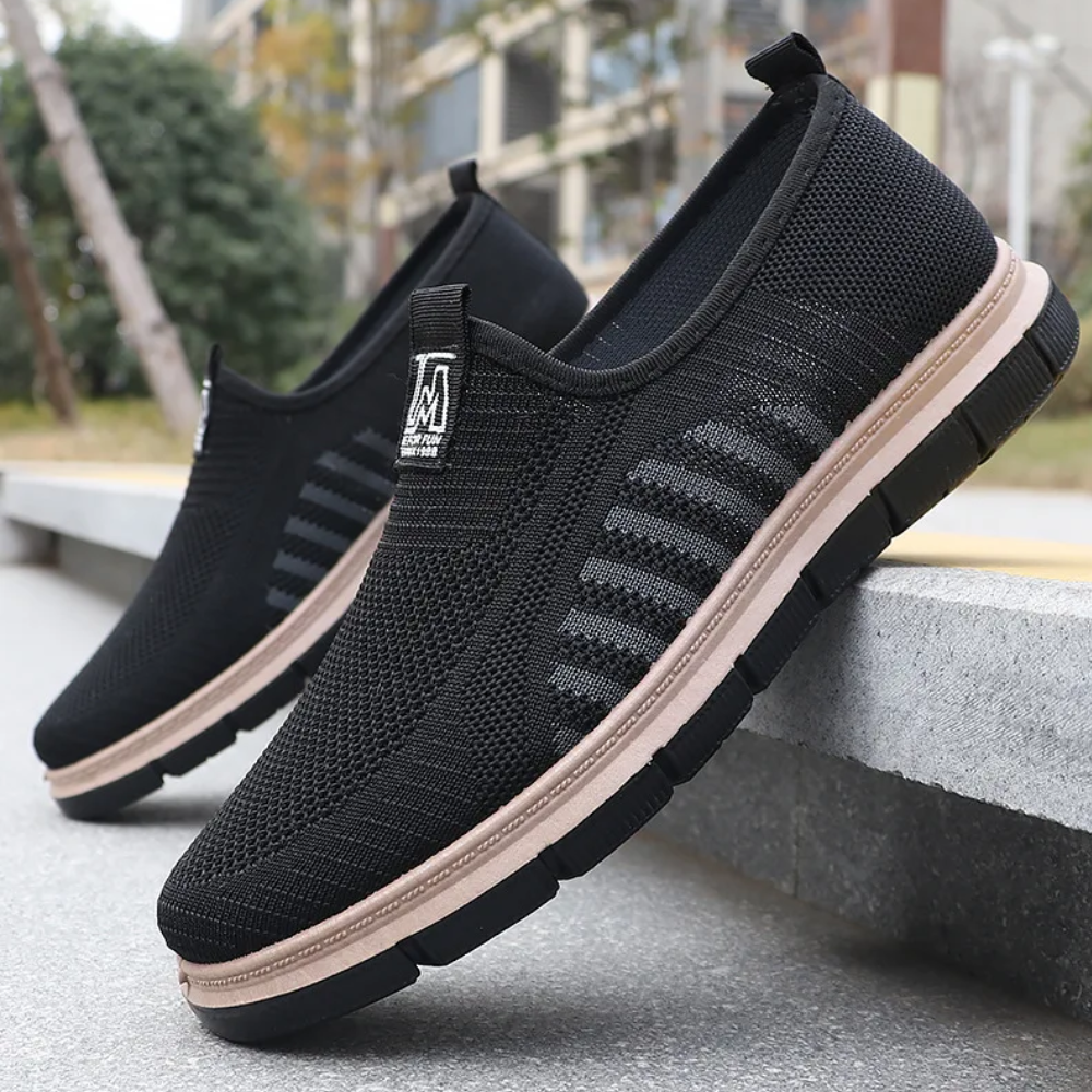 Men's knitted slip-on shoes with side stripes