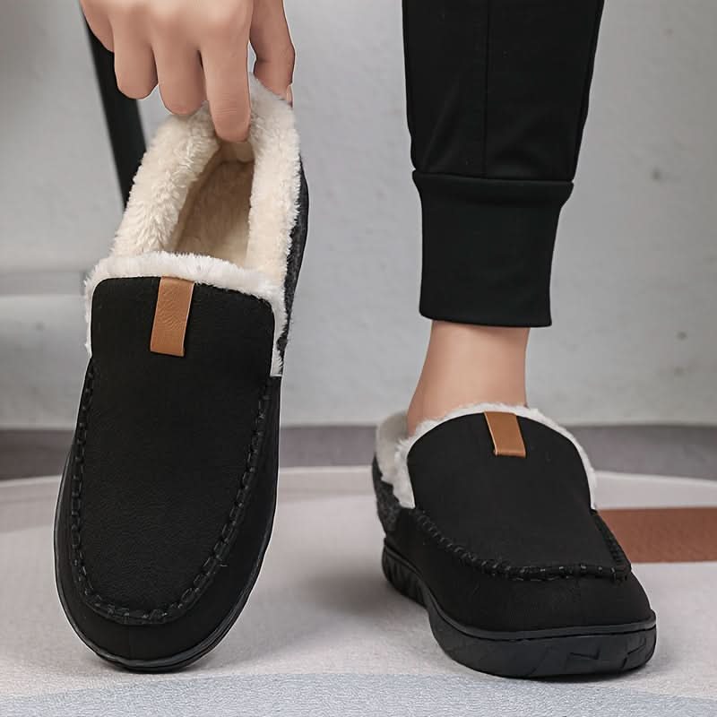 Men's moccasin slippers with a plush lining and rubber sole