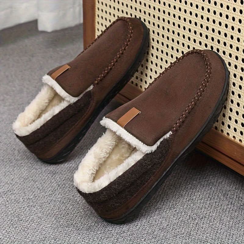 Men's moccasin slippers with a plush lining and rubber sole
