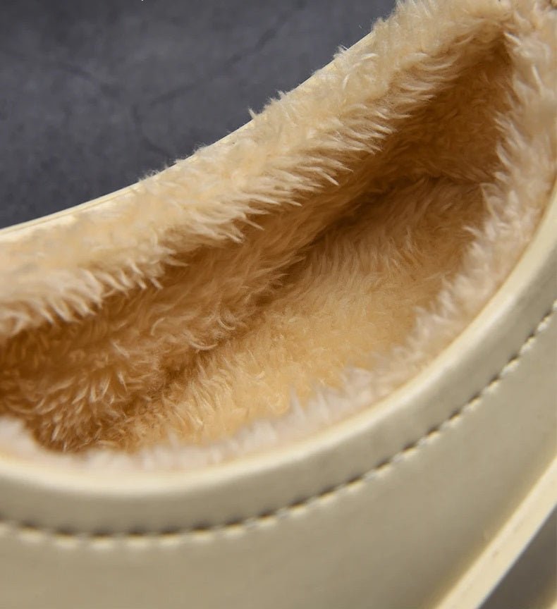 Men's closed slipper with a smooth leather-look upper, plush lining and thick lug sole - view 9