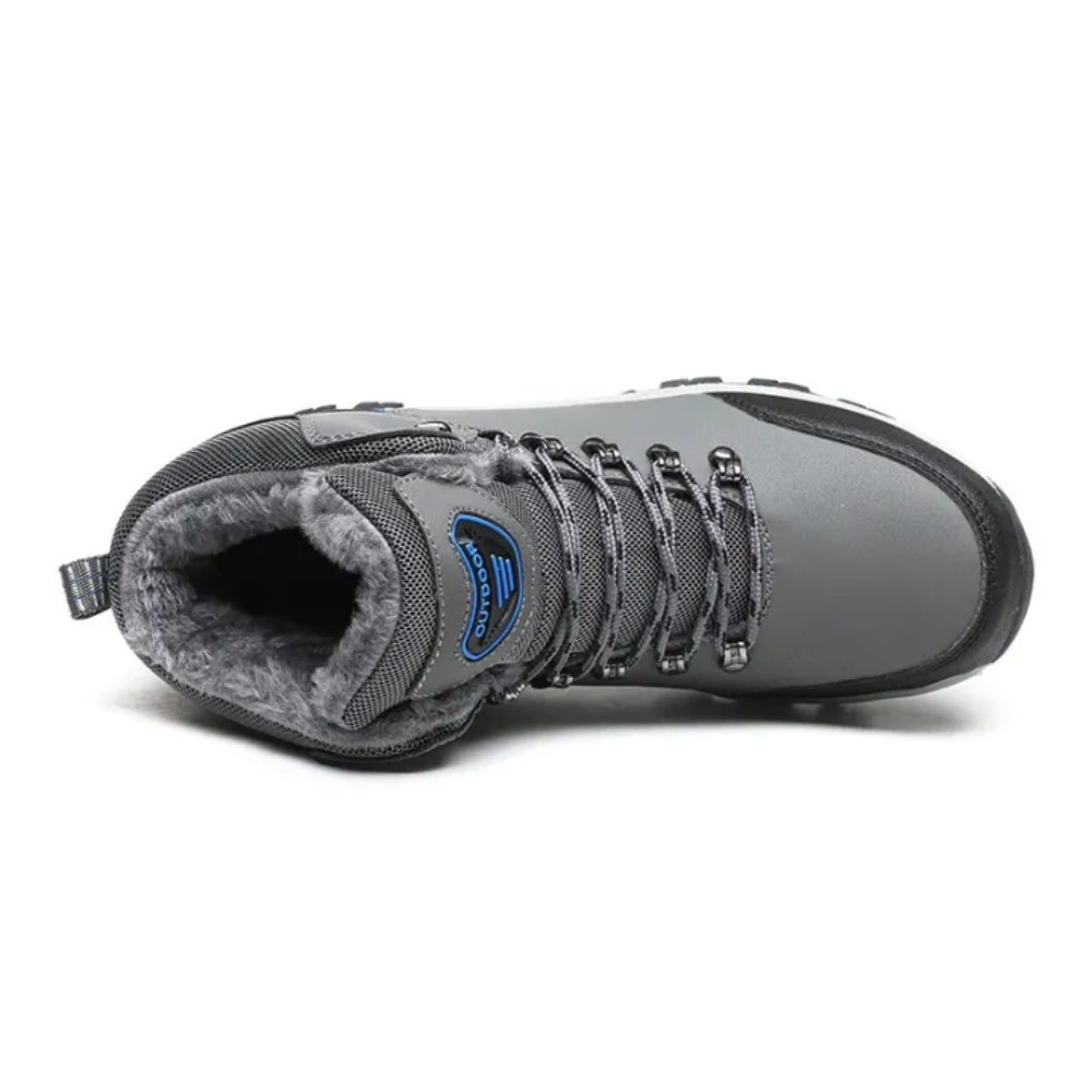 Men's plush-lined winter hiking boots with laces and lug sole