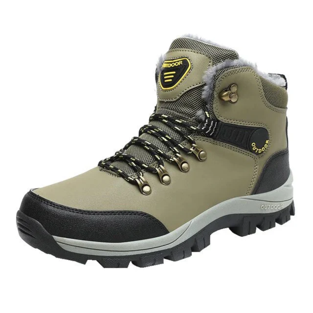 Men's plush-lined winter hiking boots with laces and lug sole