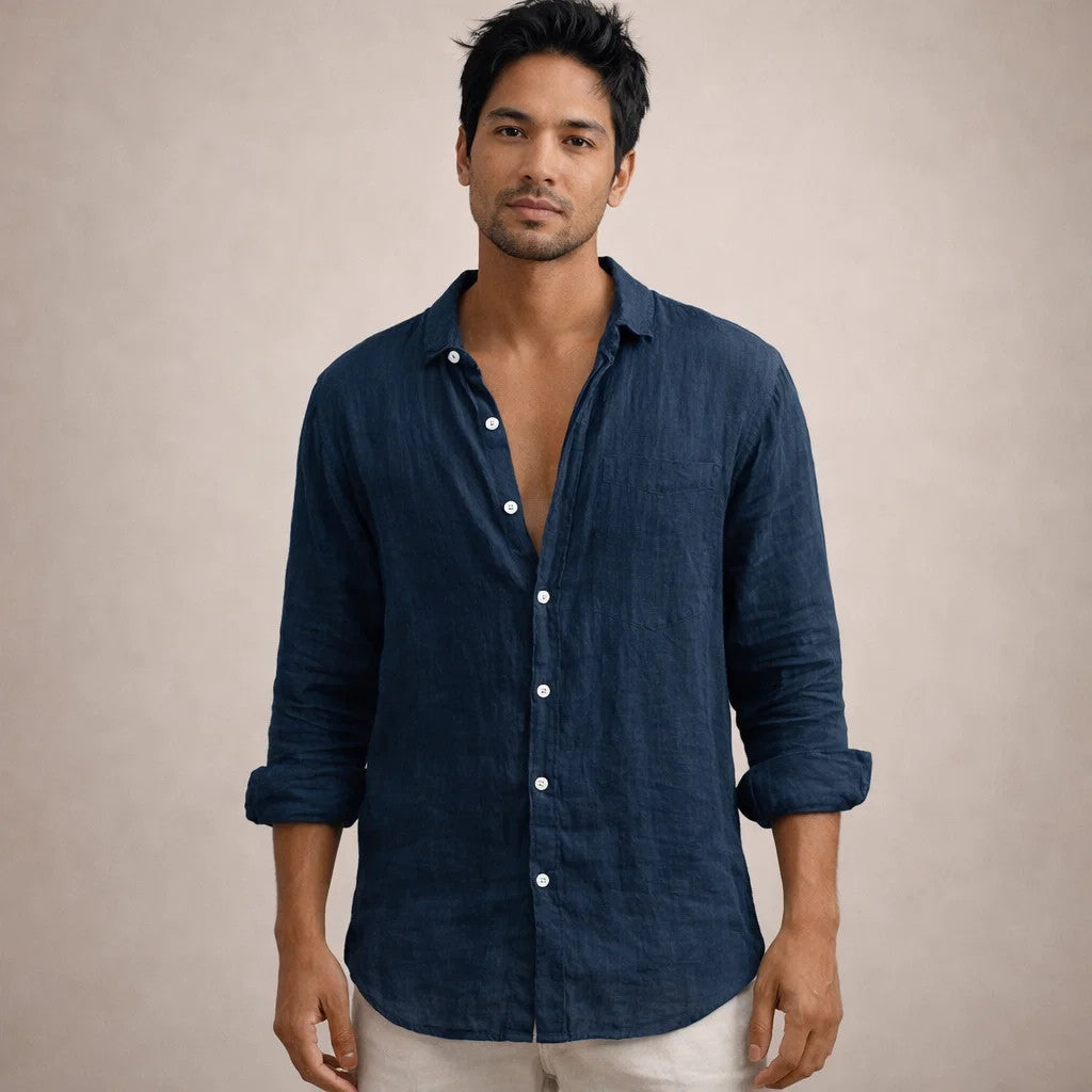 Men's regular fit shirt in a linen look with long sleeves, small collar and white buttons
