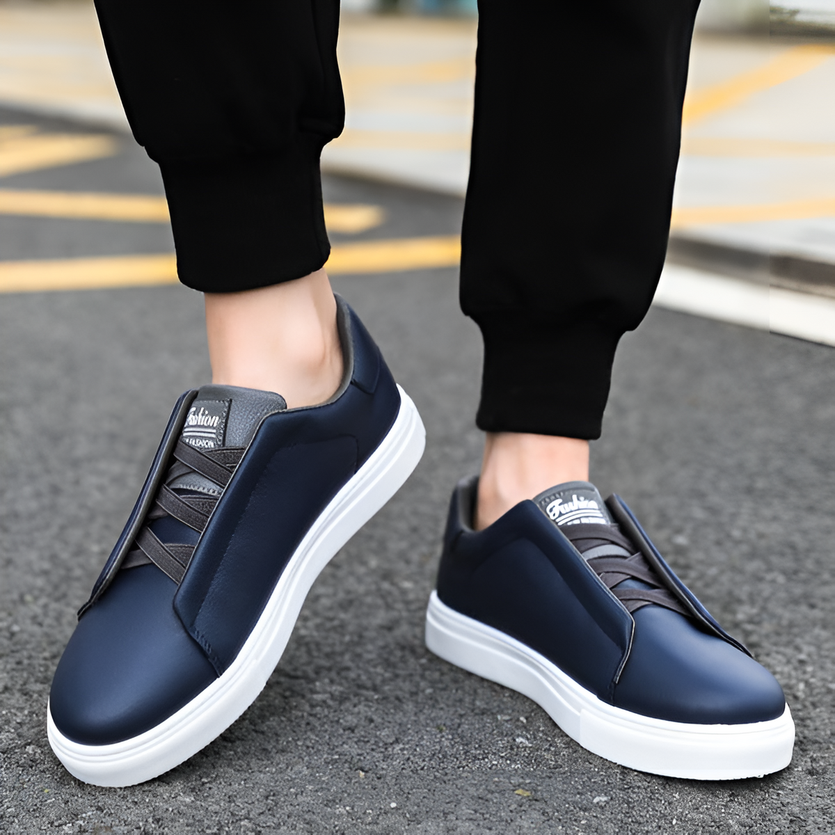 Men's slip-on trainers in faux leather with elastic laces