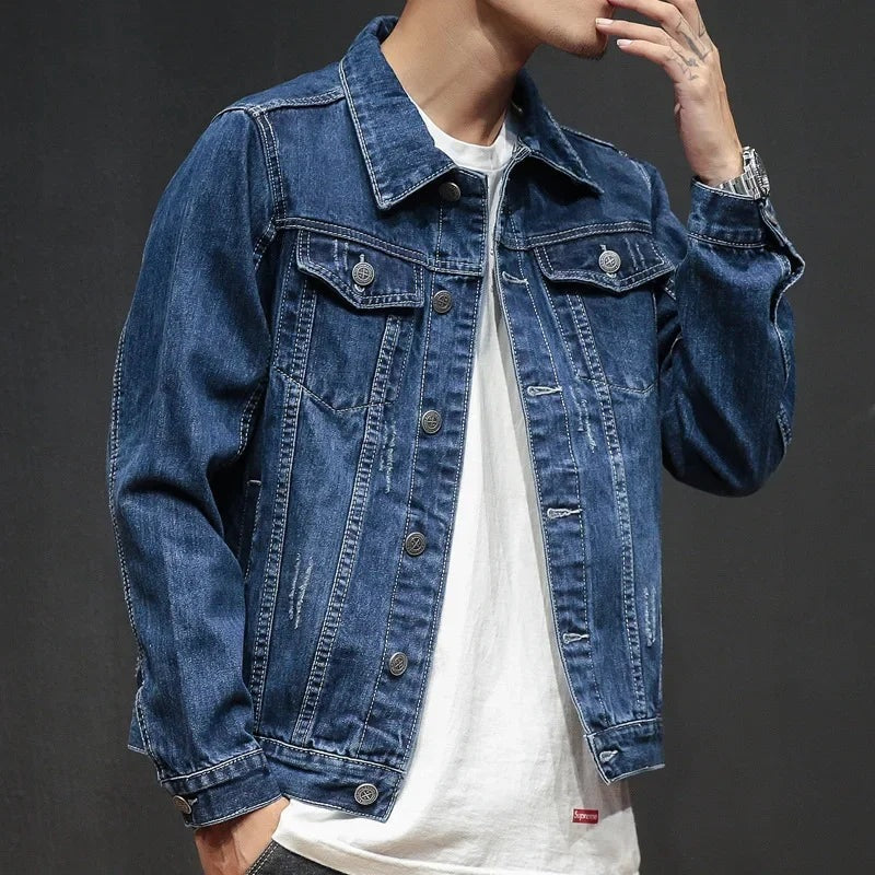 Men's trucker denim jacket with light distressing and flap chest pockets - view 5
