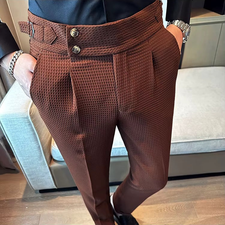 Men's waffle texture trousers with a high waist and adjustable side tabs - coffee brown