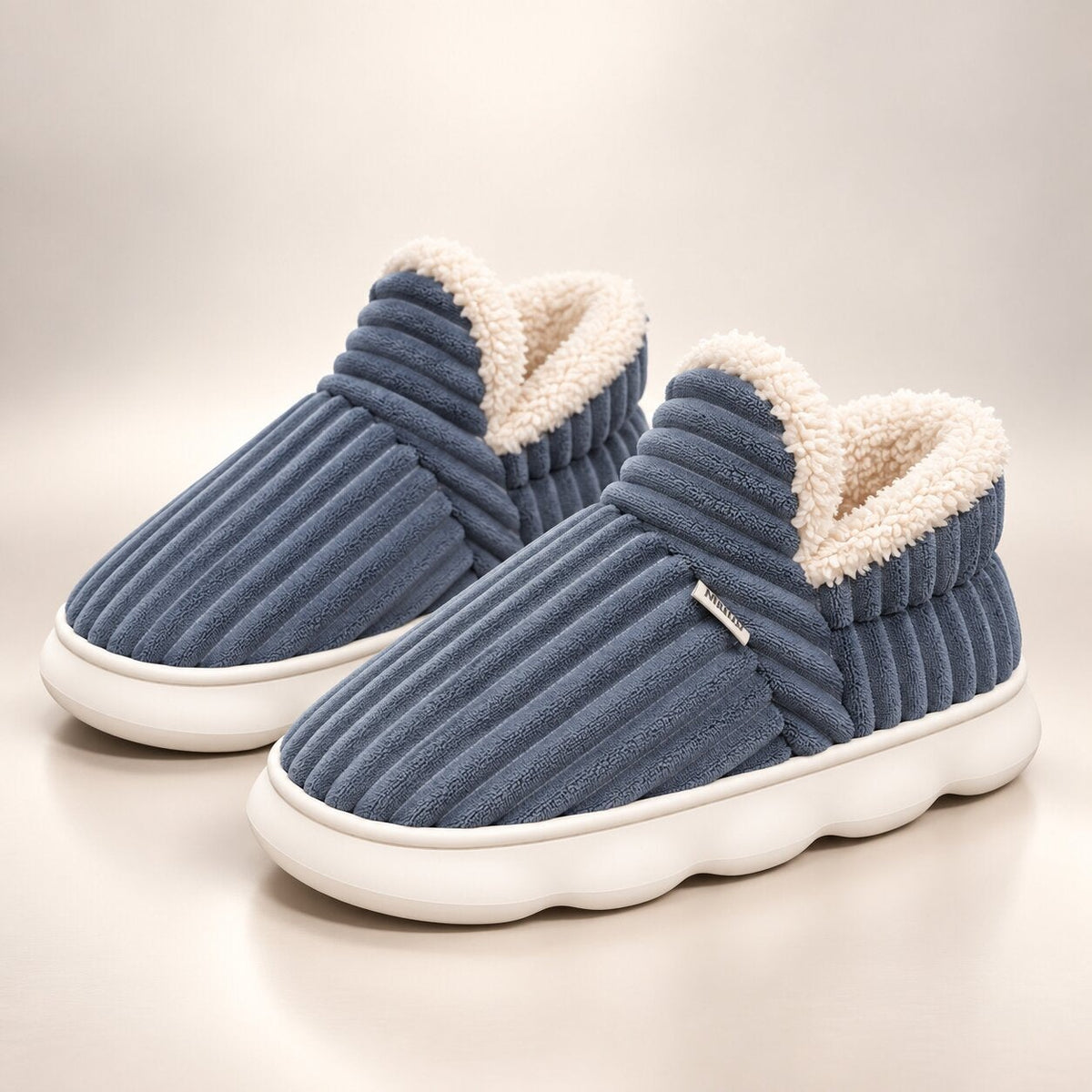 Men's warm bootie slippers with a plush lining and wave sole - denim blue