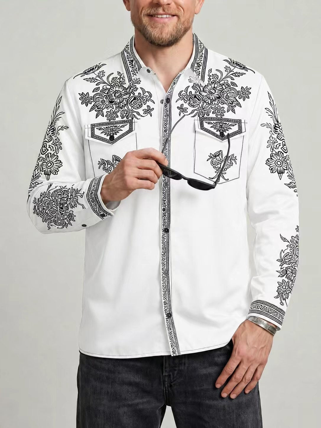 Men's western shirt with a floral print and chest pockets with flaps - white