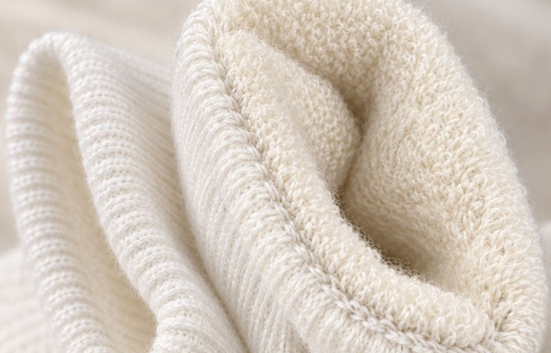 Crew-length thermal socks with merino wool, a terry lining and reinforced heel and toe - view 2