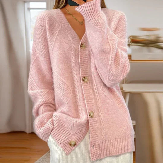 Women's oversized cable knit cardigan with a V-neck and large buttons - pink