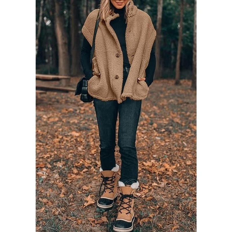Oversized teddy gilet in sherpa fleece with a stand collar, buttons and patch pockets - view 3