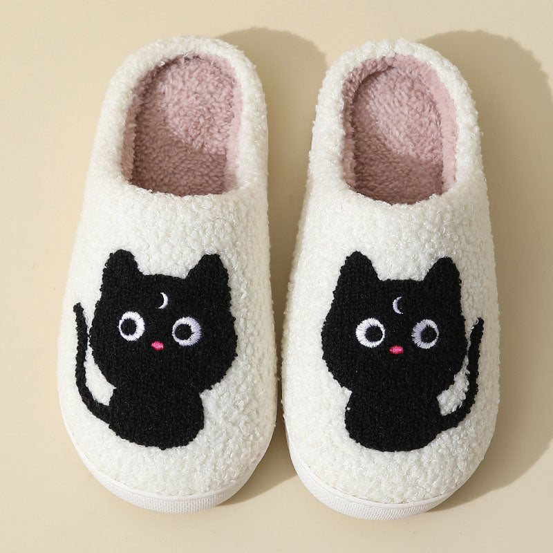 Embroidered dog and cat slippers in teddy fleece