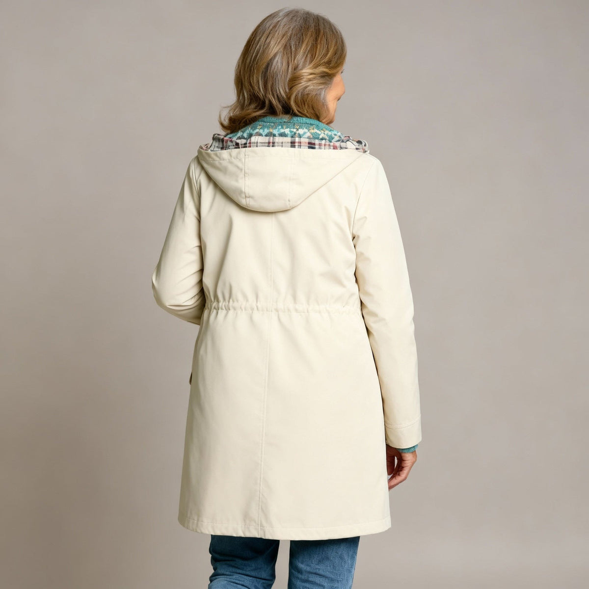 Women's parka with a detachable hood and drawstring waist - cream