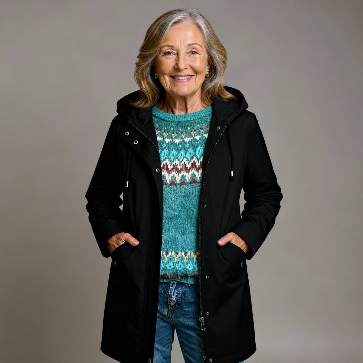 Women's parka with a detachable hood and drawstring waist - black