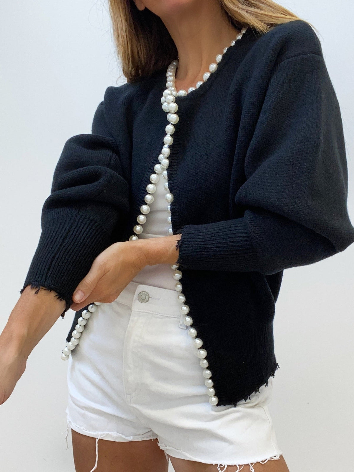 Women's short cardigan with a round neck, pearl trim and balloon sleeves - black