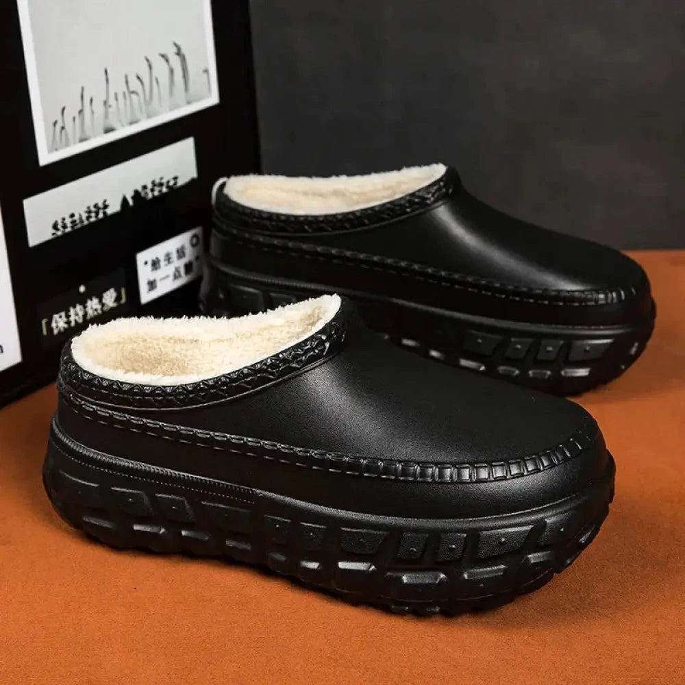 Platform slippers with a chunky tread sole, smooth upper and plush lining - view 3