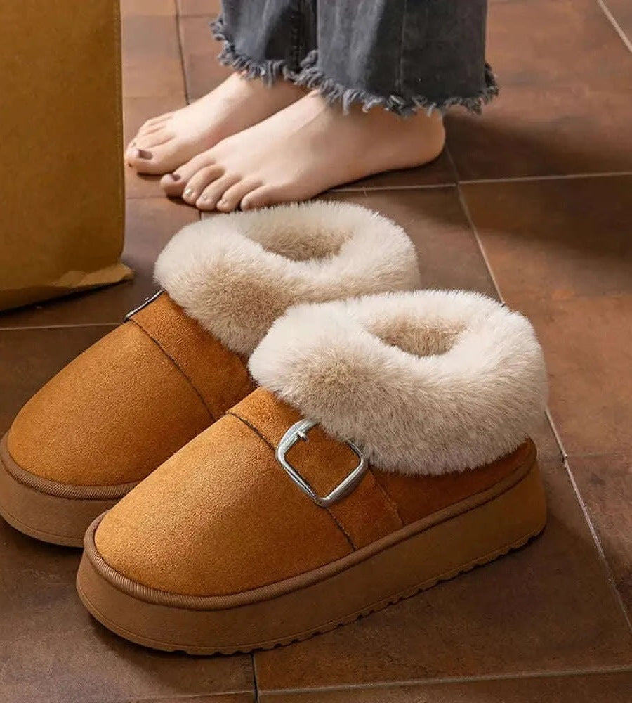 Women's platform slippers in suede look with faux fur collar, buckle and thick sole - brown