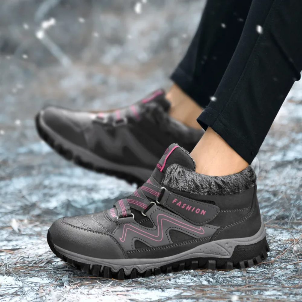 Women's plush-lined winter trainers with hook-and-loop straps