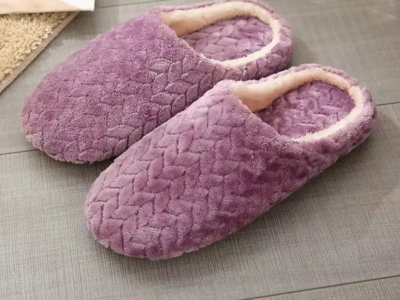 Plush slippers with a zigzag texture and open back for women and men - plum
