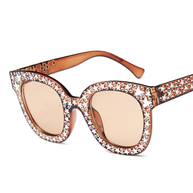 Luxury Sunglasses – Leon Stylish Travel Everyday – full length view
