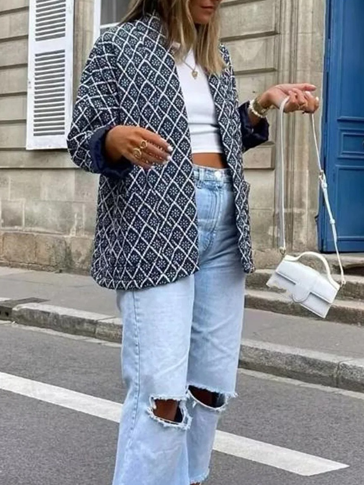 Women's quilted kimono jacket with a geometric print and an open front