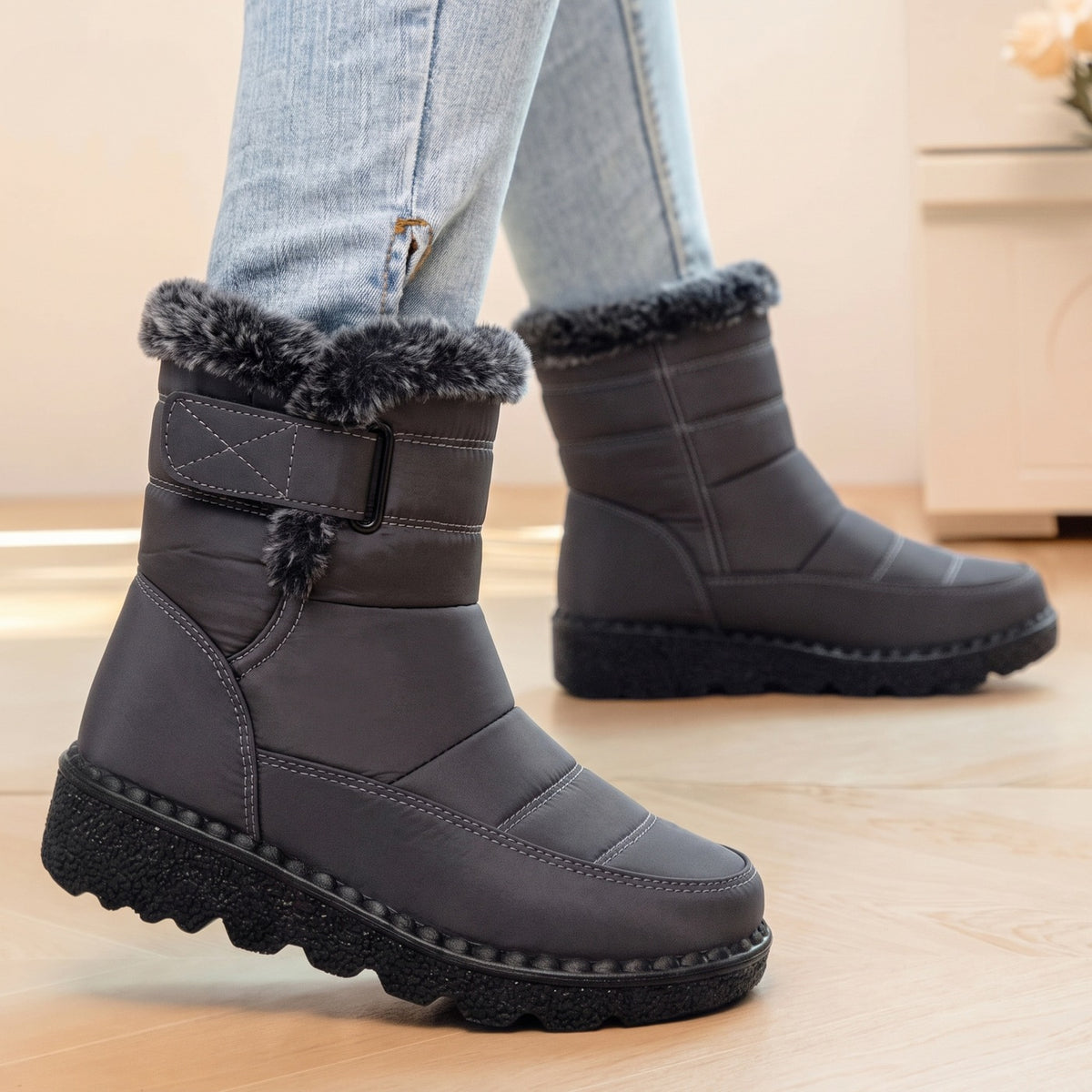 Women's quilted winter ankle boots with a faux fur cuff and strap - grey