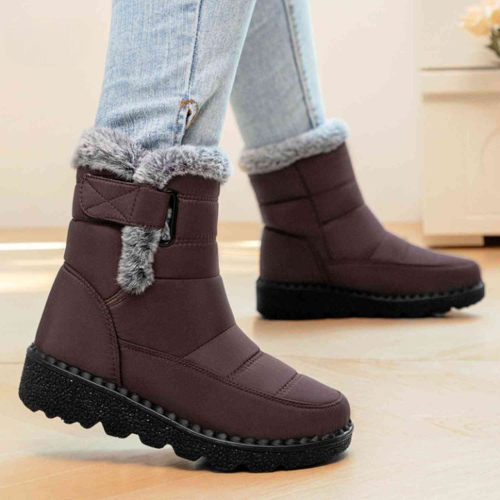 Women's quilted winter ankle boots with a faux fur cuff and strap - dark brown