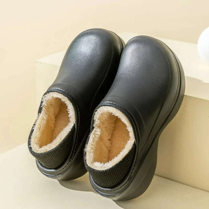 Platform slippers with water-repellent shell, plush lining and ribbed collar - black