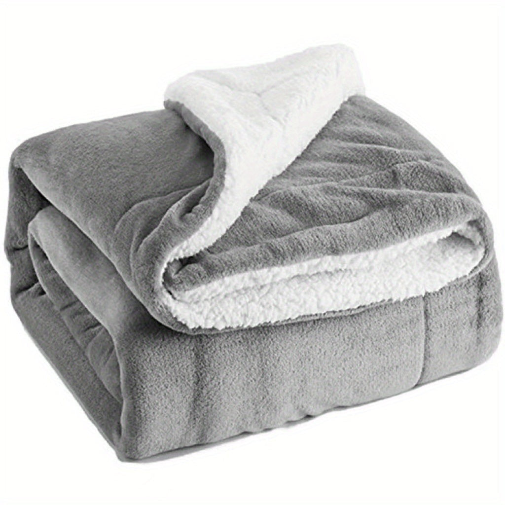 Reversible sherpa throw with flannel fleece - grey