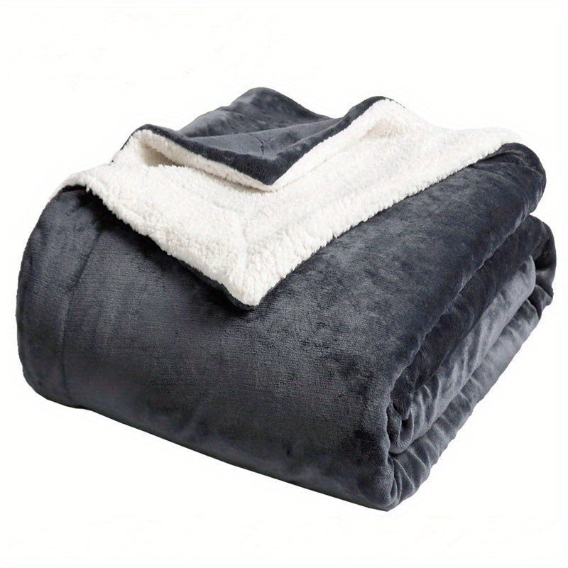 Reversible sherpa throw with flannel fleece - dark grey