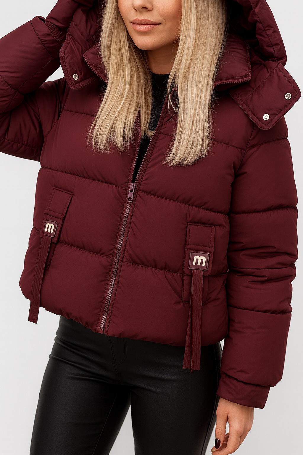 Women's short hooded puffer jacket with ribbed cuffs