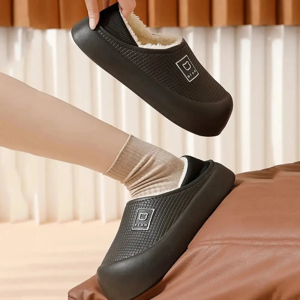 Slippers with a water-repellent grid-textured shell, plush lining and thick sole - view 2