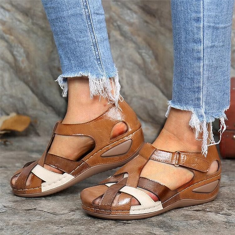 Women's leather orthopaedic sandals – Saint Dor UK – close-up