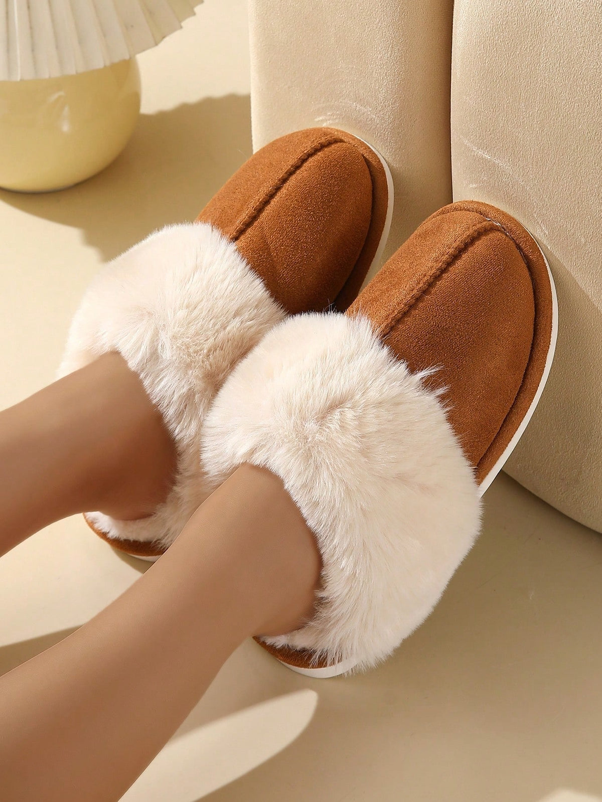 Women's slippers in suede look with a wide fold-over faux fur collar and a light sole - view 10