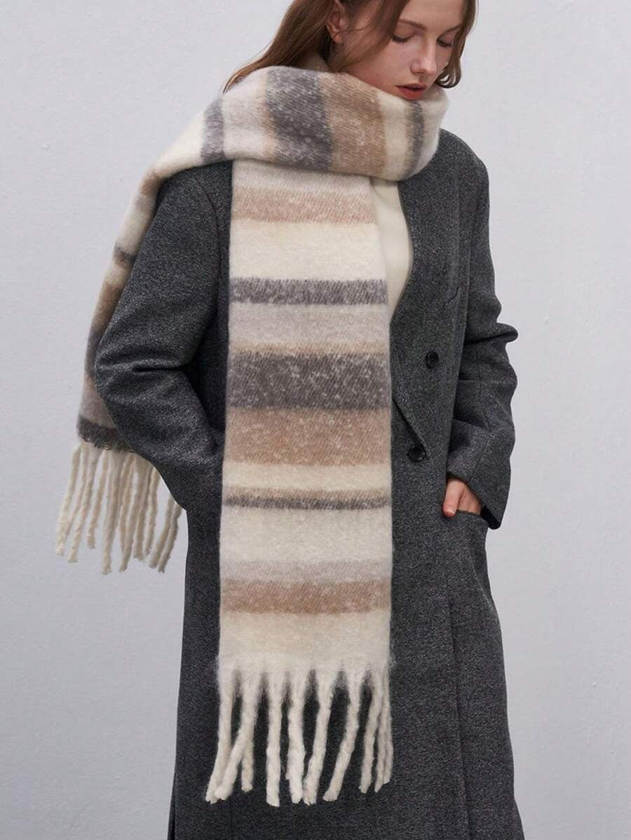 Women's thick striped scarf with wide stripes and chunky fringe