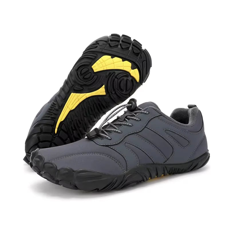 Unisex barefoot winter shoes with a toggle lace and a wide toe box