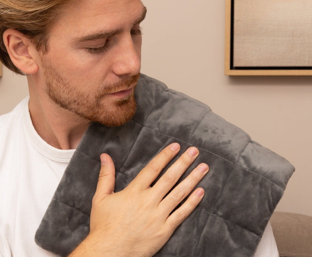 Weighted heating pad of 60 x 30 cm, stitched into squares - view 2