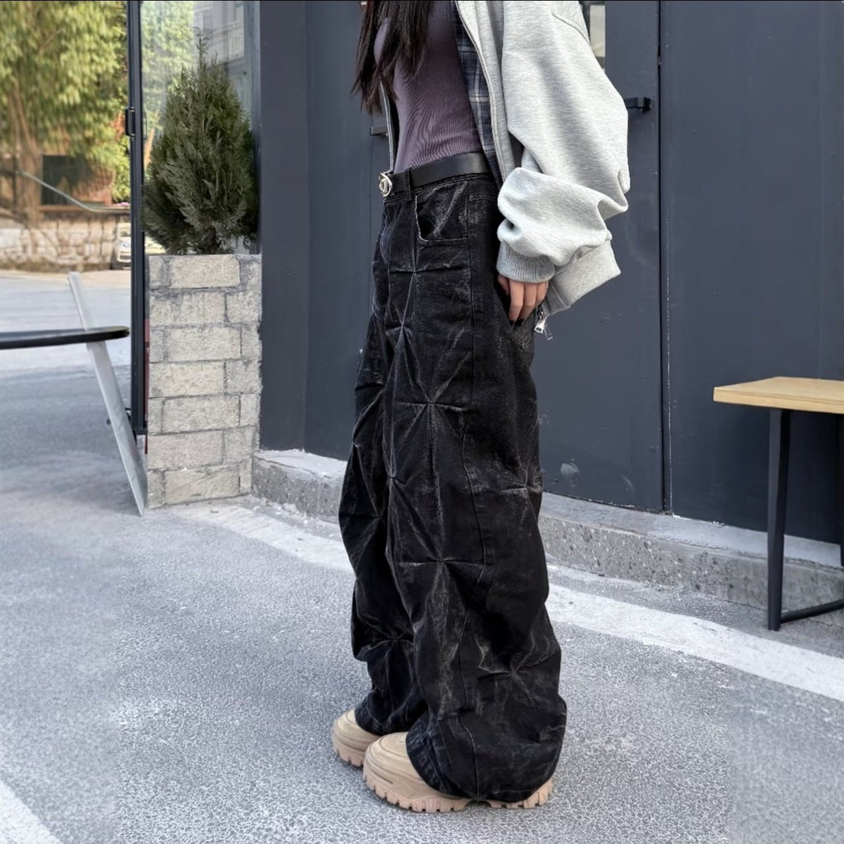 Wide baggy jeans with a pleated crinkle texture and waxed finish - view 3