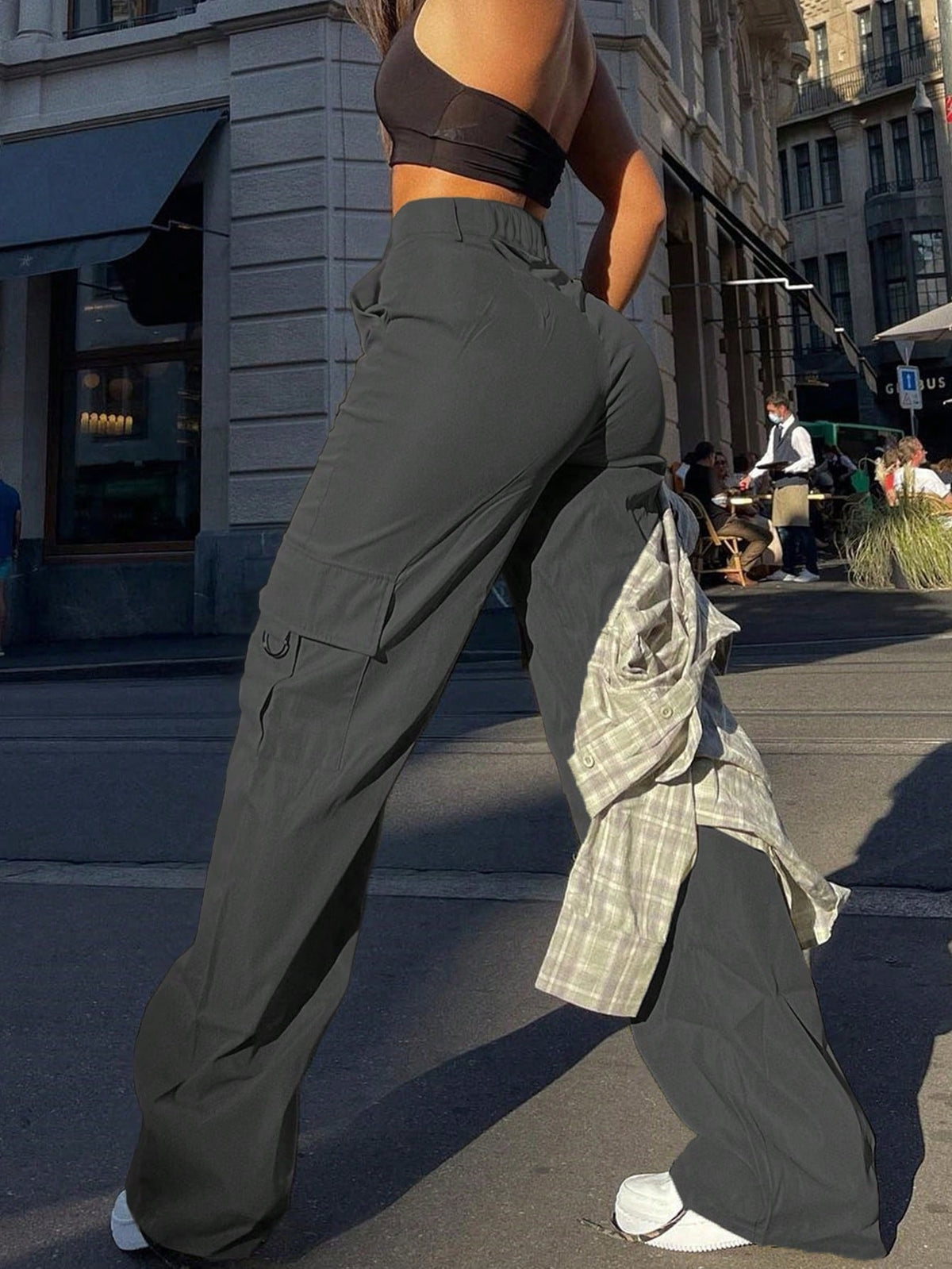Wide leg cargo trousers for women with high waist, side flap pockets and a long straight leg - dark grey