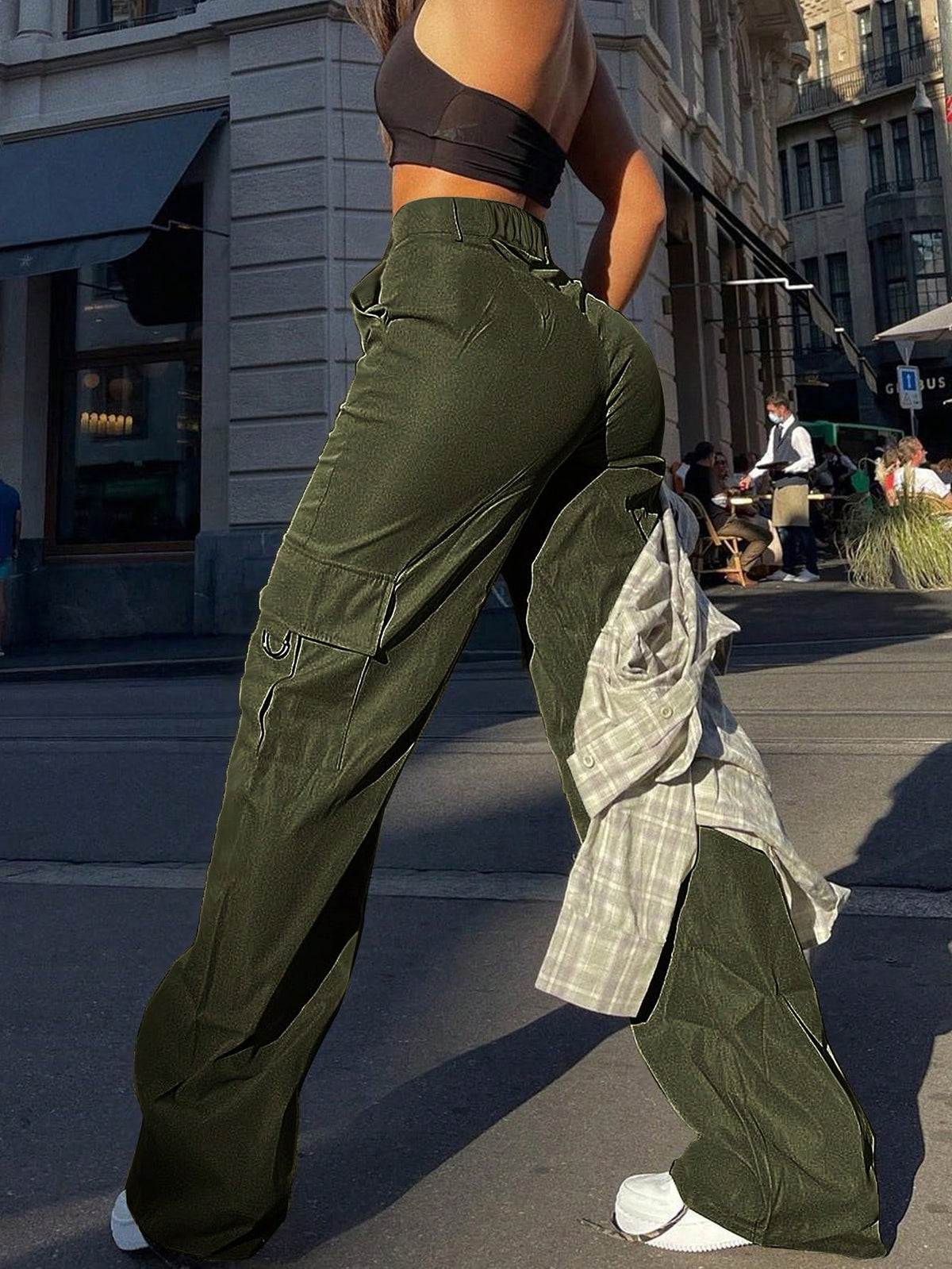 Wide leg cargo trousers for women with high waist, side flap pockets and a long straight leg - view 8