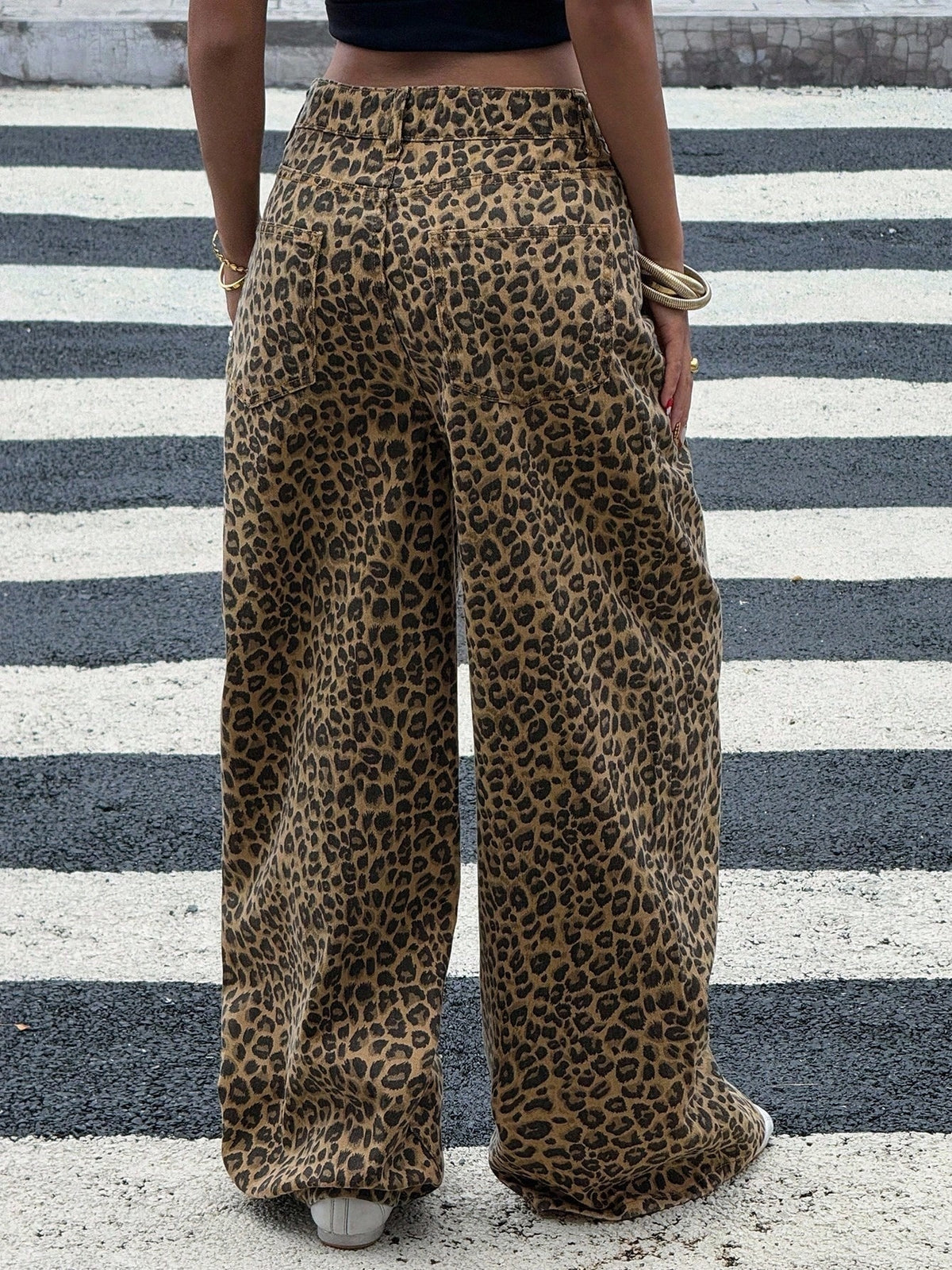 Leopard print jeans for women in cotton denim with a wide straight leg - camel