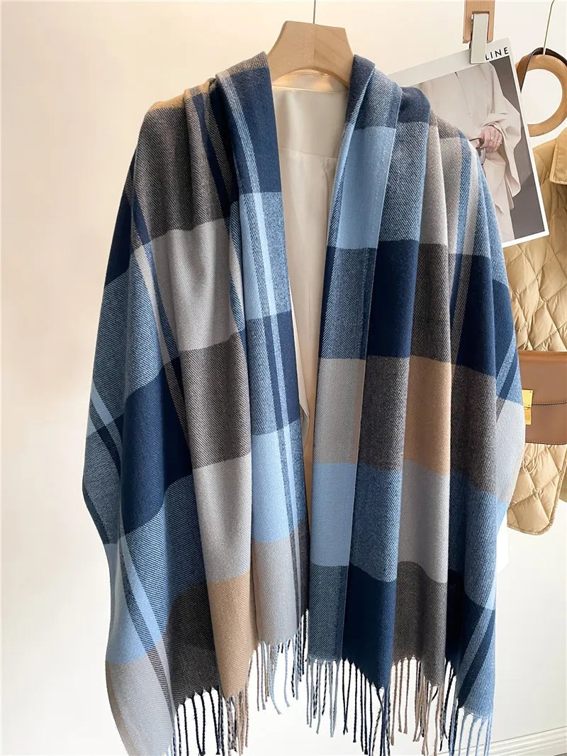 Women's woven checked scarf with fringe at both ends - blue block check